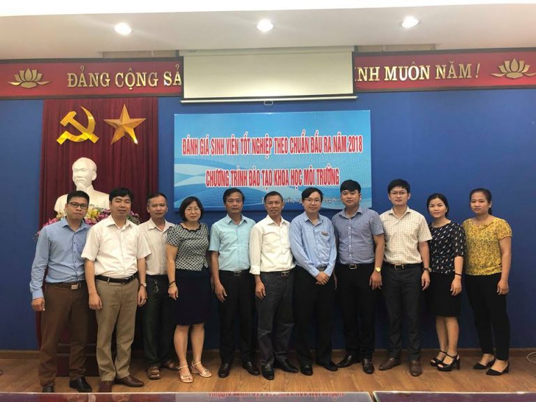 Ông Nguyễn Minh Quang tham gia Hội đồng Đánh giá chuẩn đầu ra cho sinh viên Khoa Môi trường, Đại học Nông Lâm Thái Nguyên